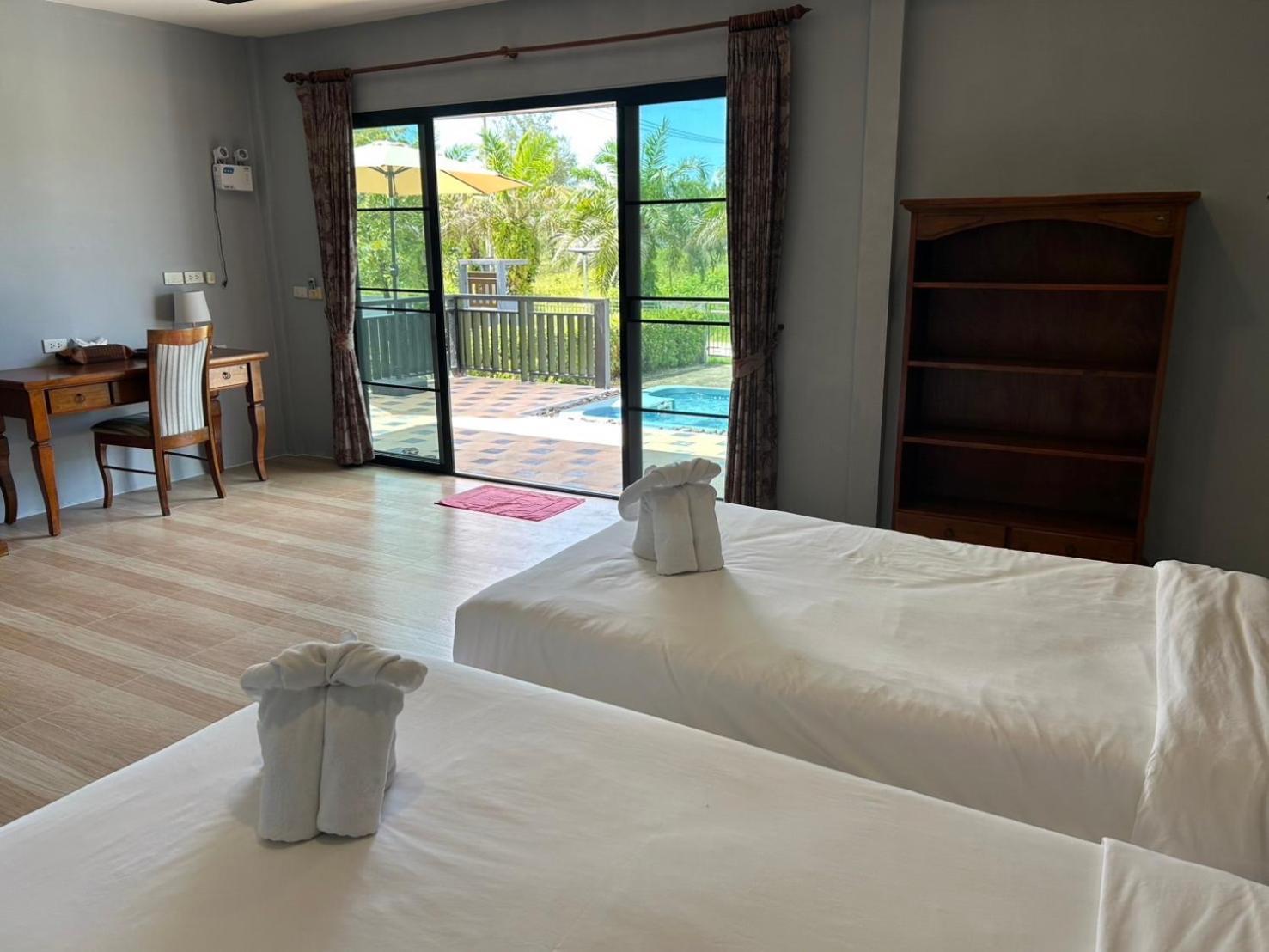 The Hip Resort @ Khao Lak Bang Sak Exterior photo