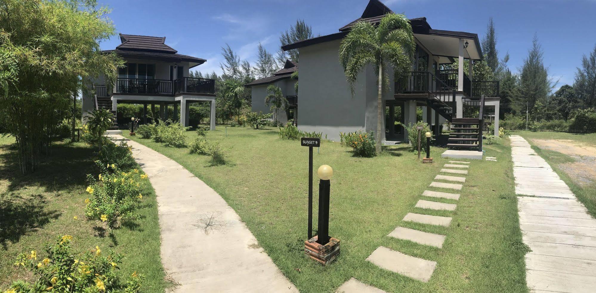 The Hip Resort @ Khao Lak Bang Sak Exterior photo