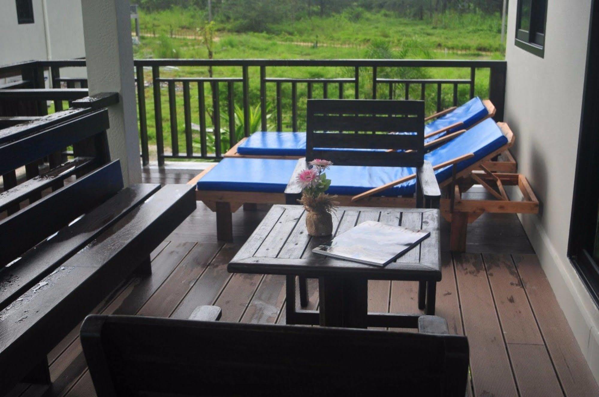 The Hip Resort @ Khao Lak Bang Sak Exterior photo